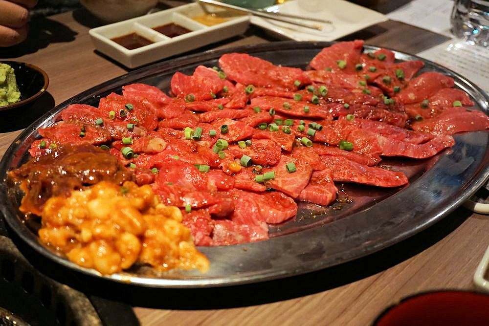 肉山プロデュース！千駄木の貸切専門焼肉店『肉と日本酒』で肉に溺れてきた。 グルメハッカーの飲食店開拓ブログ